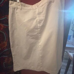 Joan Rivers white skirt